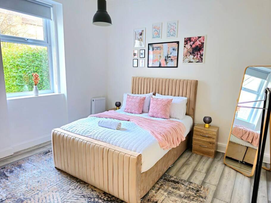 Spacious Haven With Free Parking Glasgow Exterior foto