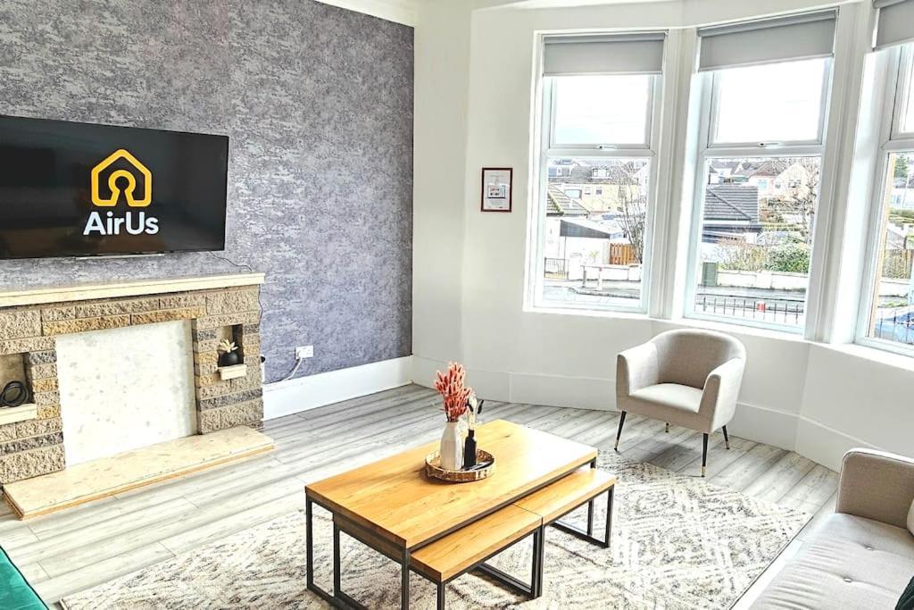 Spacious Haven With Free Parking Glasgow Exterior foto